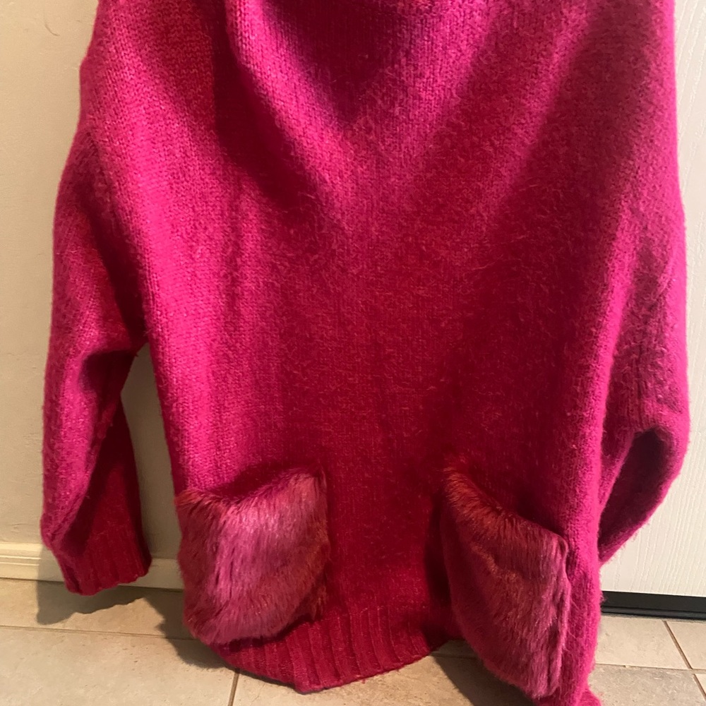 Pink Sweater with Fur Pockets - Picture 3 of 5